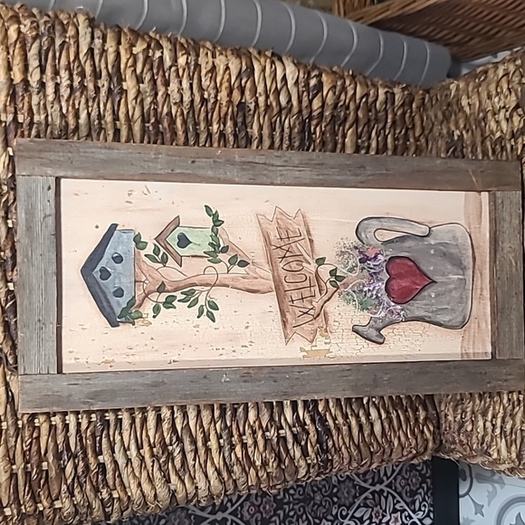 Adorable wooden Welcome sign - Picture 2 of 5